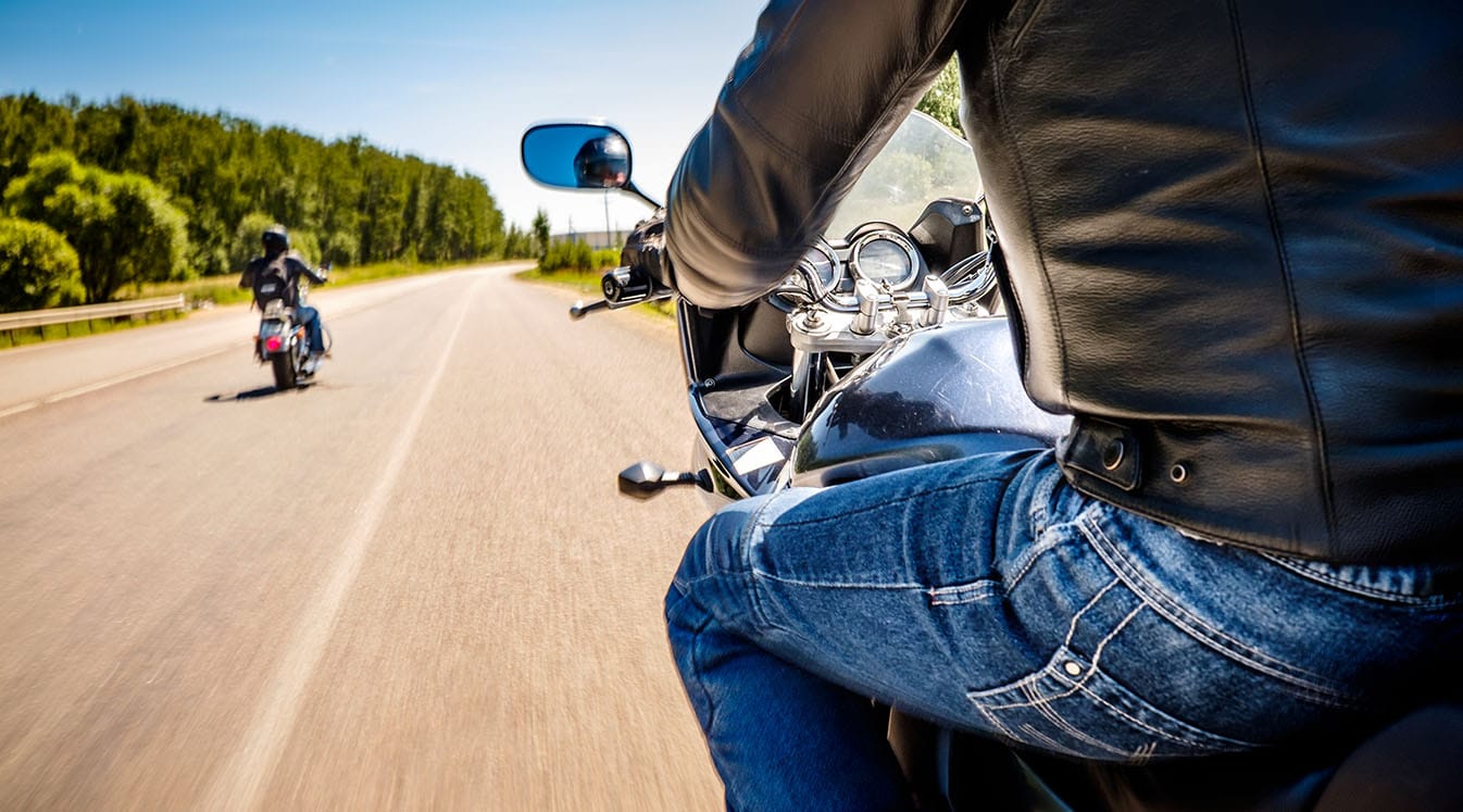 4 Benefits of Helmet Speakers for Long Motorcycle Rides