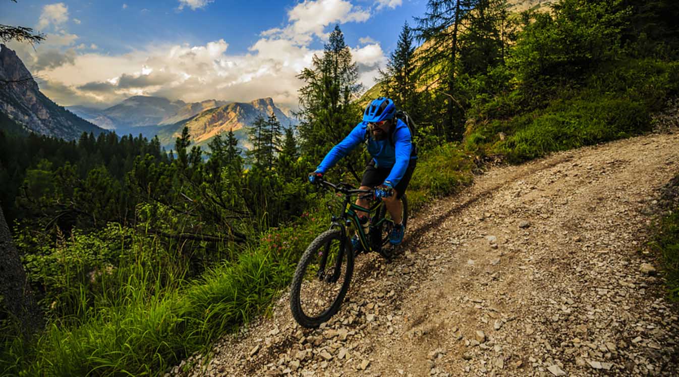 Five Downhill Mountain Biking Tips