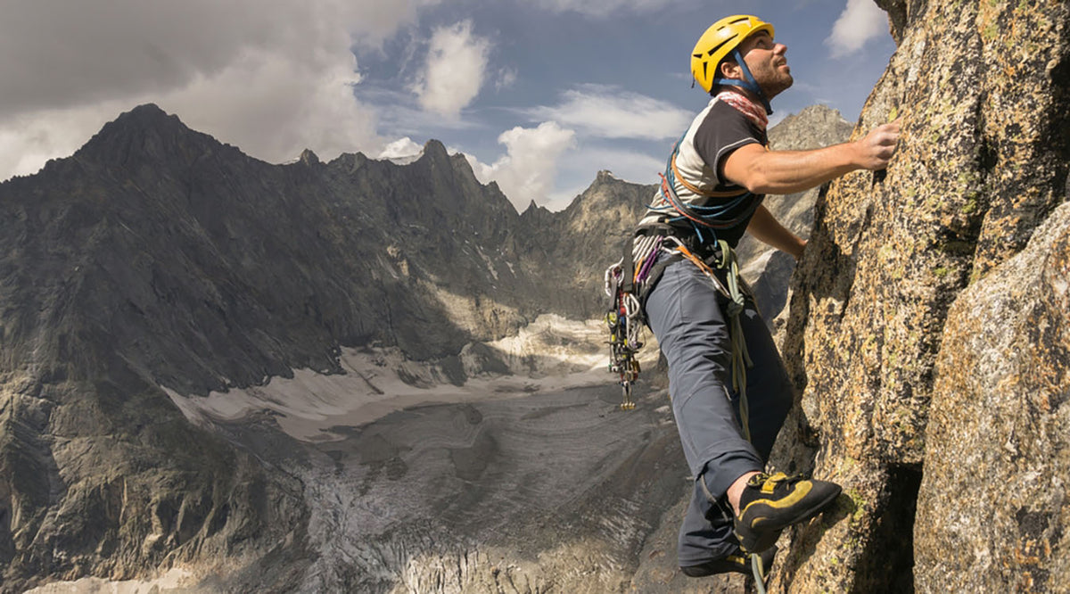 Trad vs. Sport Climbing: What Are the Differences? | Cardo Systems